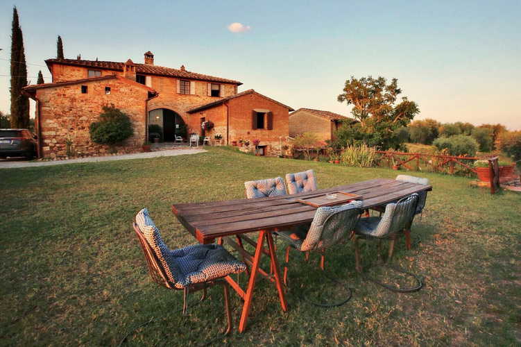Spacious and silent green garden with panormaic views