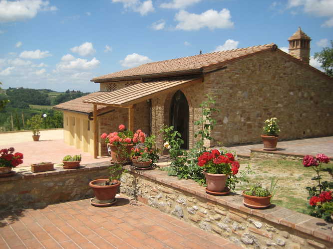Agriturismo Casa dei Girasoli - Agriturismo in tipico stile rustico toscano con vista su San Gimignano