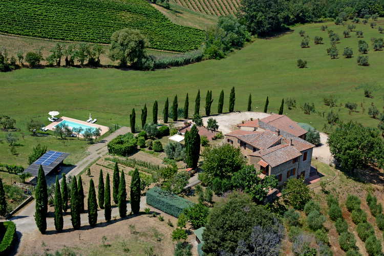 Agriturismo Casa dei Girasoli - Pannelli fotovoltaici e recupero dei materiali originali per un agriturismo eco-sostenibile