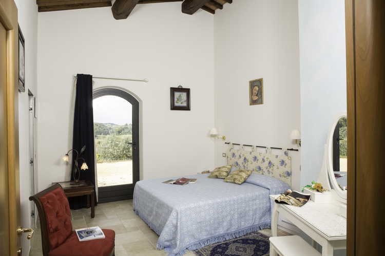 Agriturismo Casa dei Girasoli - La camera matrimoniale dell'appartamento Azzurro