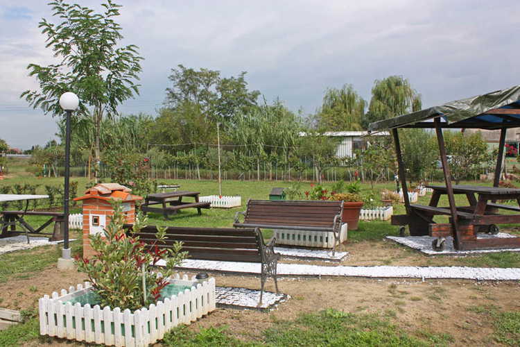 The lovely garden outside the b&b