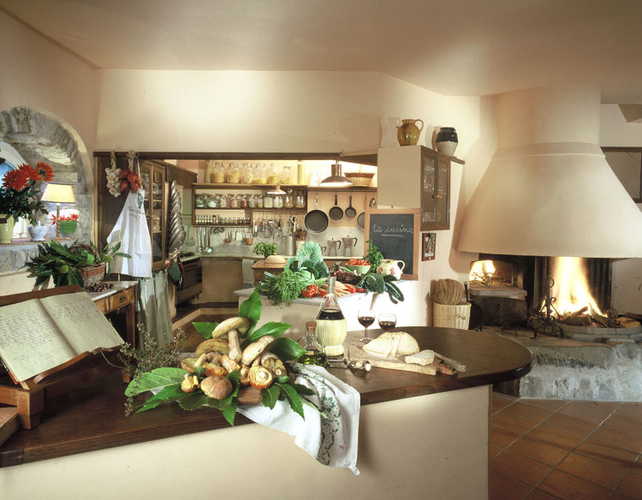 Il cucinotto a vista dove si tengono i corsi di cucina