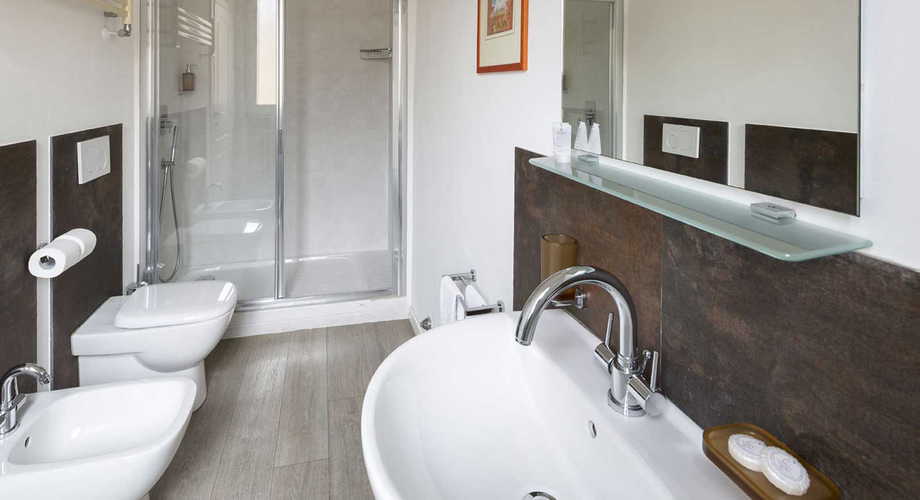 Casa Rovai B&B and Guest House - Bagni luminosi e moderni, dotati di ogni necessitÃ 