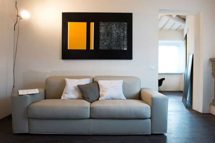 Numerosi pezzi d'arte decorano tutta la casa