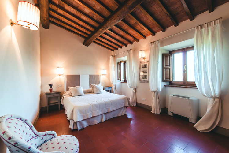 Castello Vicchiomaggio :: Bedrooms with TV and AC