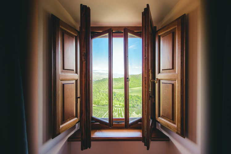 Castello Vicchiomaggio :: Magnificent views of Chianti Classico
