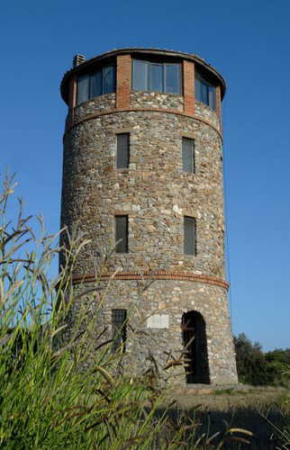 Close view of the tower: enjoy the wonderful view from the last floor
