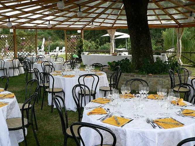 La colonica Ã¨ il luogo ideale per festeggiare matrimoni o ricorrenze