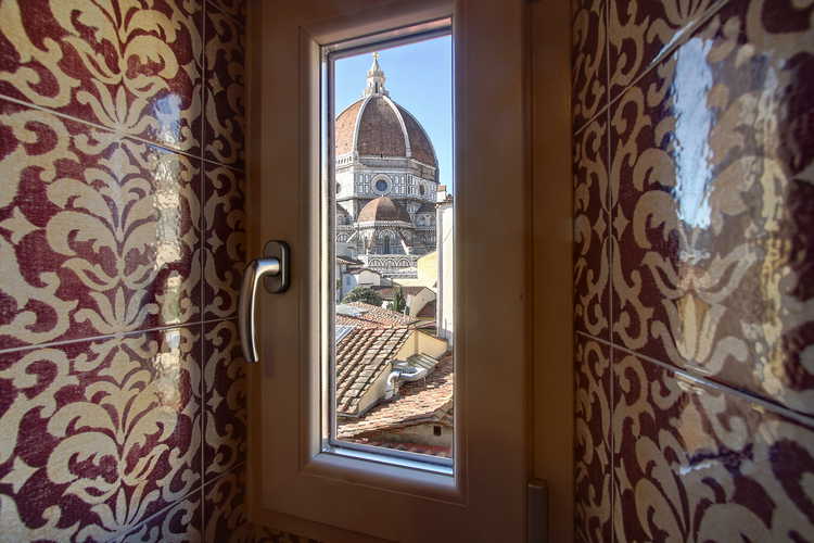 Anche il Bagno dell'Appartamento ha un' Incantevole Vista