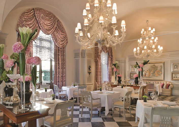 Four Seasons Hotel Firenze: On site bar and restaurant