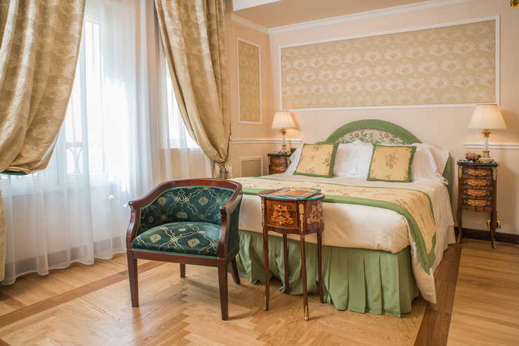 Hotel Bernini Palace - Classic Room, dallo stile semplice e distinto