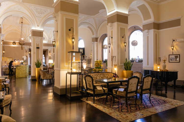 Hotel Bernini Palace - La reception con lo staff accogliente e sempre disponibile