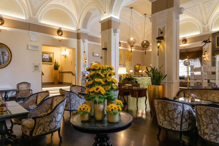 Hotel Bernini Palace - La zona dell'atrio, curata in ogni minimo particolare