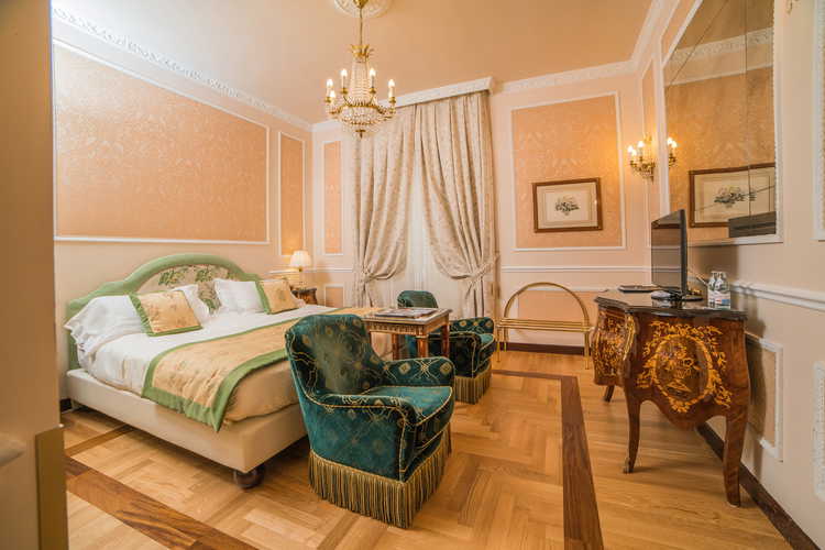 Hotel Bernini Palace - Suite dallo stile sontuoso, con parquet e mobilio di prestigio