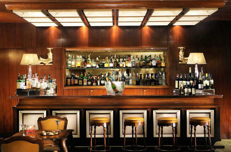 L'American bar dove potersi rilassare con un aperitivo