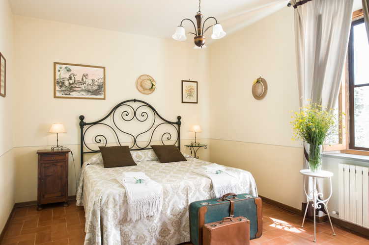 Country chic from Tuscany with great views at I Pianelli Country chic from Tuscany with great views at I Pianelli