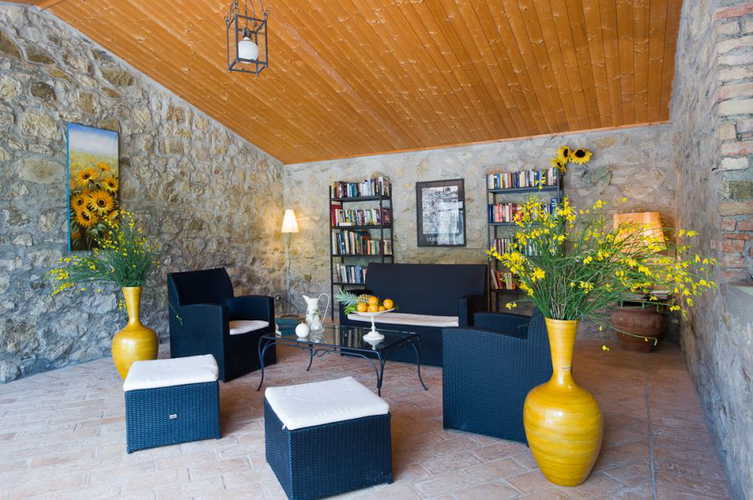 Lots of space in the common areas for get togethers Lots of space in the common areas for get togethers