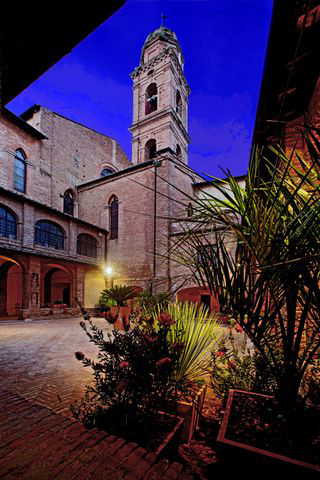 The monastery courtyard at il Chiostro del Carmine