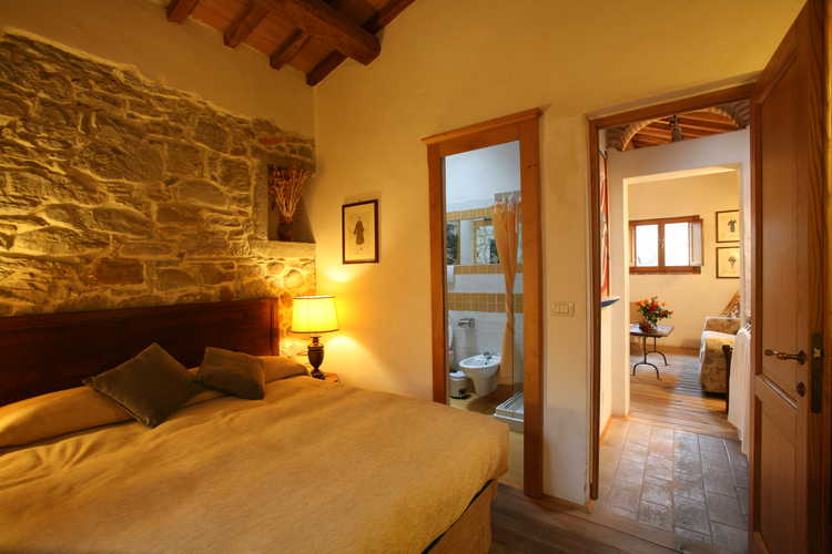 La villa appena fuori dalle mura di Cortona offre tranquilita e comfort