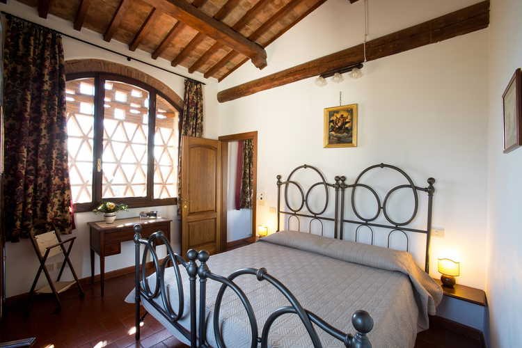 La Canigiana Chianti Vacation Rental with a classical Tuscan decor