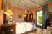 The two single-bed room, with care in the details and a door with a view on the outside green