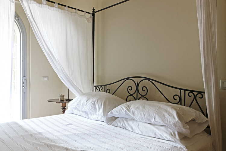 La Certaldina vacation apartments near Certaldo with romantic bedrooms