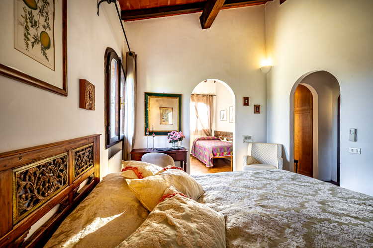 La Paggeria Yellow Room