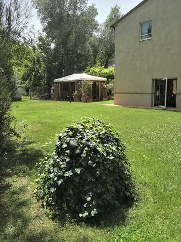 La Villa con gli Archi offers covered terraces, gazebos and pool side seating for lots of out door time