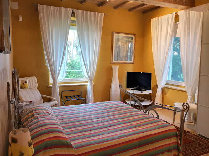 La Villa con gli Archi is ideal for visiting small Tuscan towns, authentic restaurants and local markets
