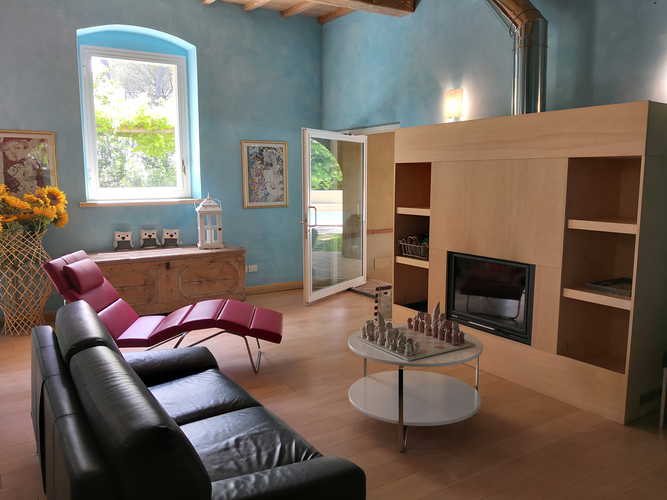 La Villa con gli Archi has a game room with fireplace - perfect for all seasons