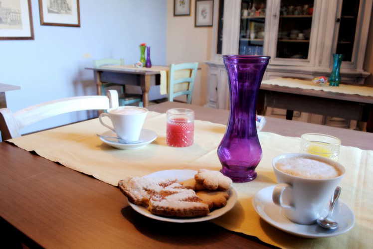 Buffet breakfast at Agriturismo Le Valline near Siena