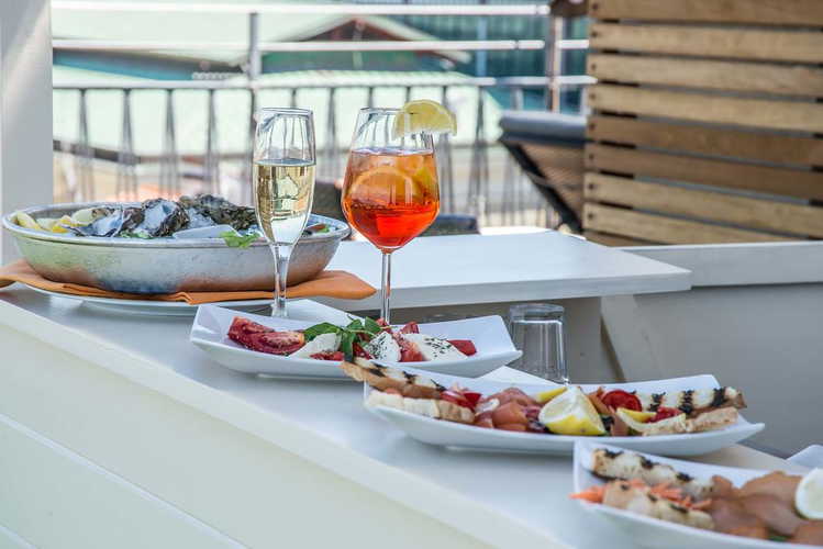 Hotel Machiavelli Palace - drink e stuzzichini assaporati con vista sulle bellezze della cittÃ  che si distende ai tuoi piedi