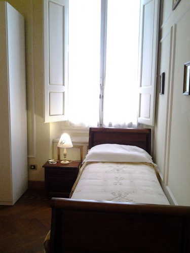 Bedroom furnished in classic style