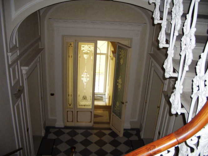 Elegant details of the entrance in classic style