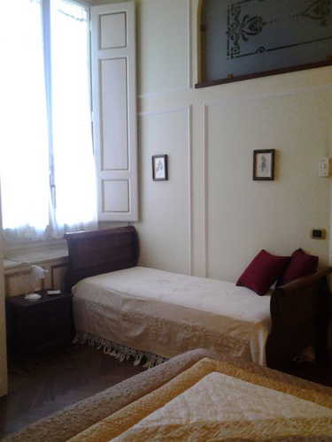Large and spacious single room