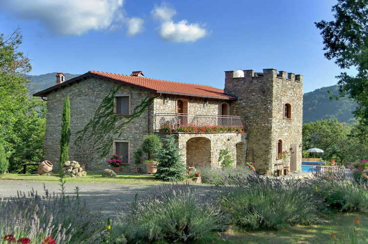 Enjoy the great doors at Villa rental Montecastello