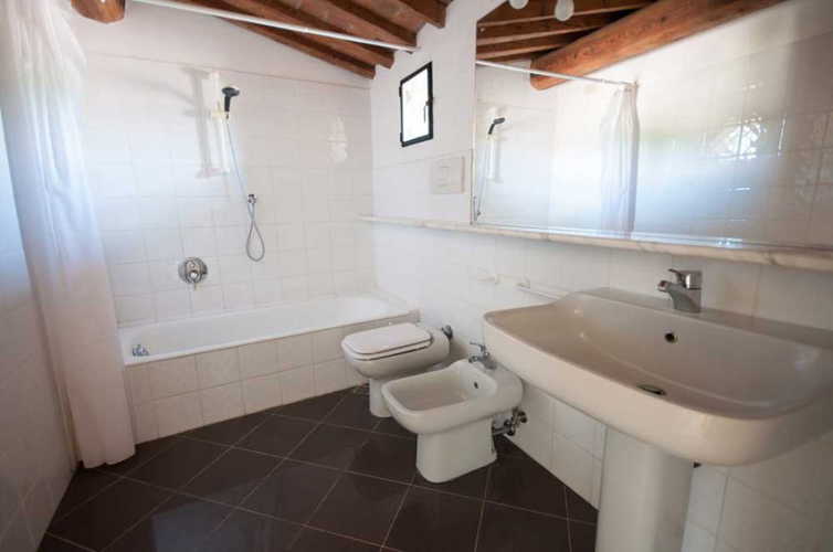 The rental villa at Montrogoli is spacious for large groups and events