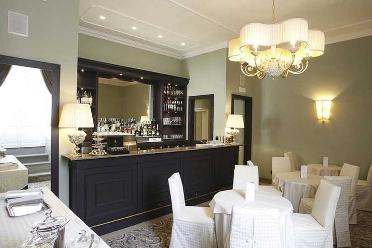 Palazzo Roselli Cecconi Hotel: On-site bar for light meals & breakfast