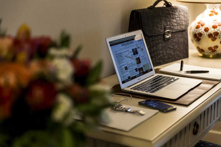 Palazzo Roselli Cecconi Hotel: WiFi and laptop safe in hotel rooms