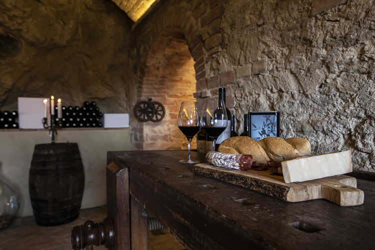Degustazione in cantina in pietra