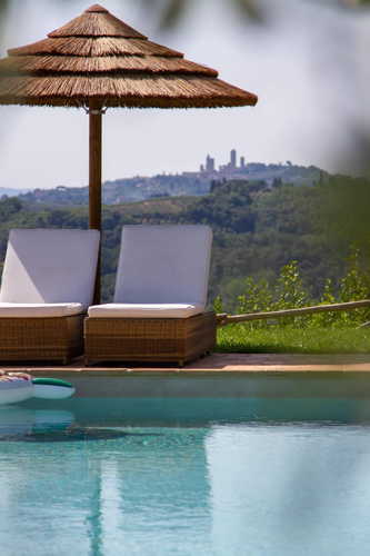 Veduta di San Gimignano dalla piscina