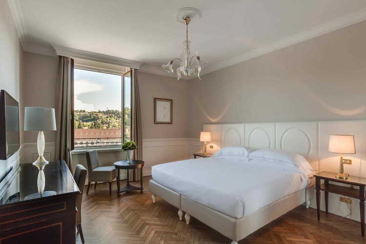 Plaza Hotel Lucchesi - vi Ã¨ la possibilitÃ  di riservare una camera con vista