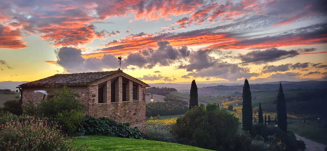 Podere Cunina - Vista Panoramica del podere al tramonto