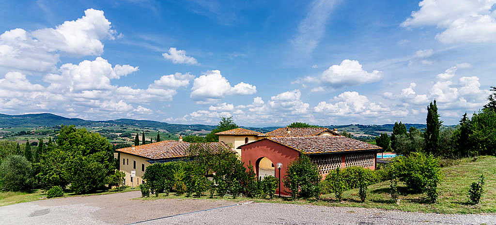 Podere Torricella has the perfect panoramic position & vineyards