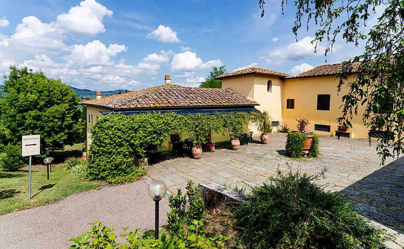 Visit the recption for wine tastings, visits to the cantina & vineyard