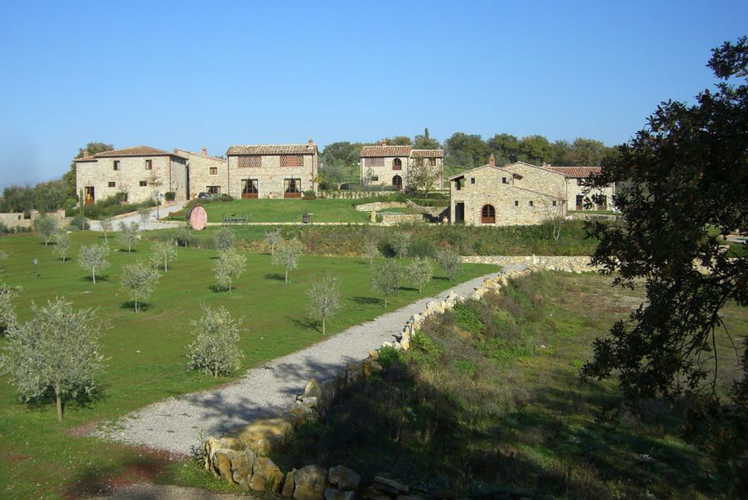 Resort Poggio Cennina