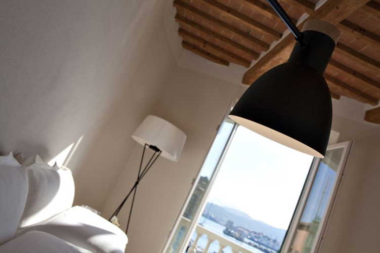 Lo stile semplice ed elegante fa risaltare la bellezza architettonica