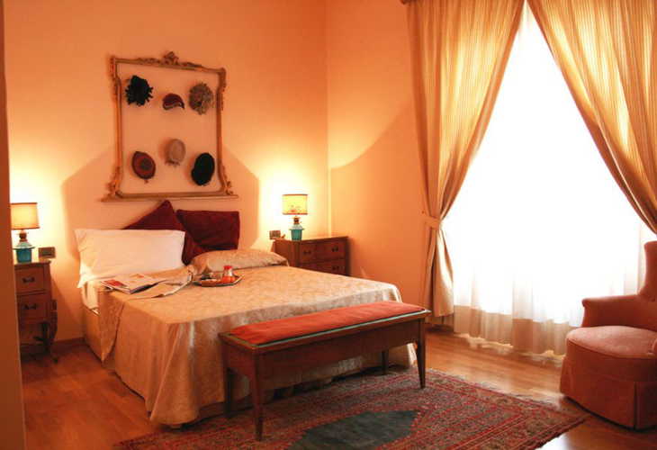 La 'Camera dei Cappelli' Ã¨ provvista di letto extra large