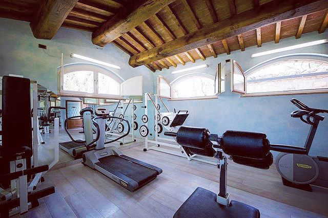 La palestra dotata di attrezzatura moderna per essere sempre in forma