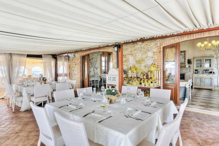 Mangiare all'aperto per apprezzare le bellezze del paesaggio